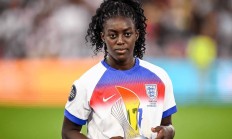 九游娱乐app下载-英格兰队依靠年轻前锋实现逆转比赛