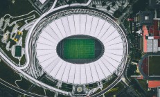 九游娱乐网页-当足球与赛车在巅峰交汇，卡塔尔奇迹与萨卡的赛道霸权