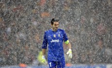 九游娱乐网页-双星闪耀，内马尔独舞定乾坤，希腊众将轻取黄色潜水艇