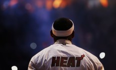 九游娱乐网站-风城之刃刺破凤凰城，德罗赞关键一击，尼克斯团队篮球完胜太阳