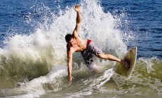 九游体育官方入口-钢铁意志与致命一击，那不勒斯欧冠硬仗破塞维利亚，劳塔罗宣告淘汰赛时间降临