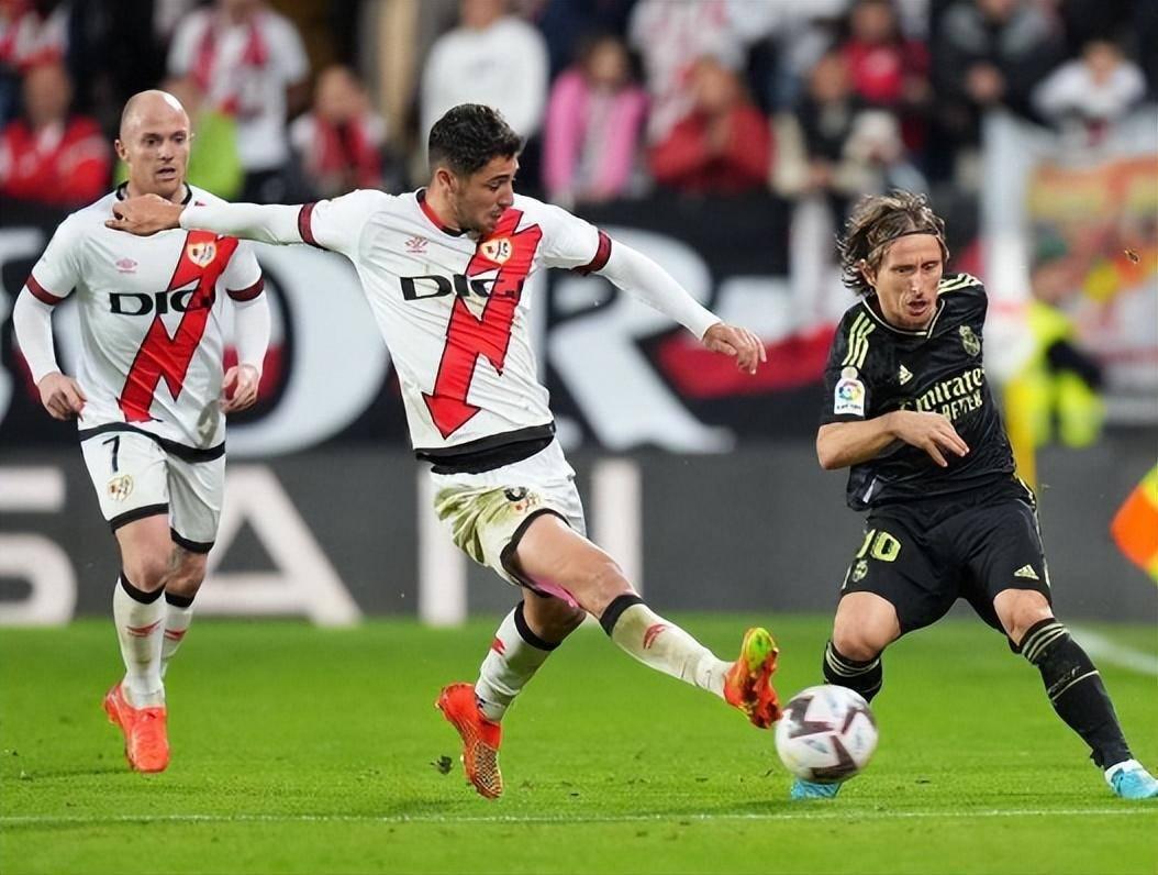 关于阿拉维斯中场核心伤愈复出，球队实力得以提升的信息