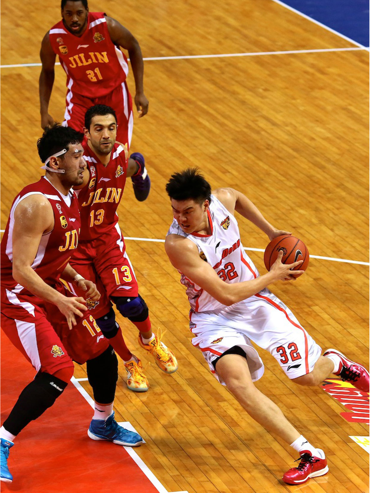 全球范围内举办的篮球比赛备受关注