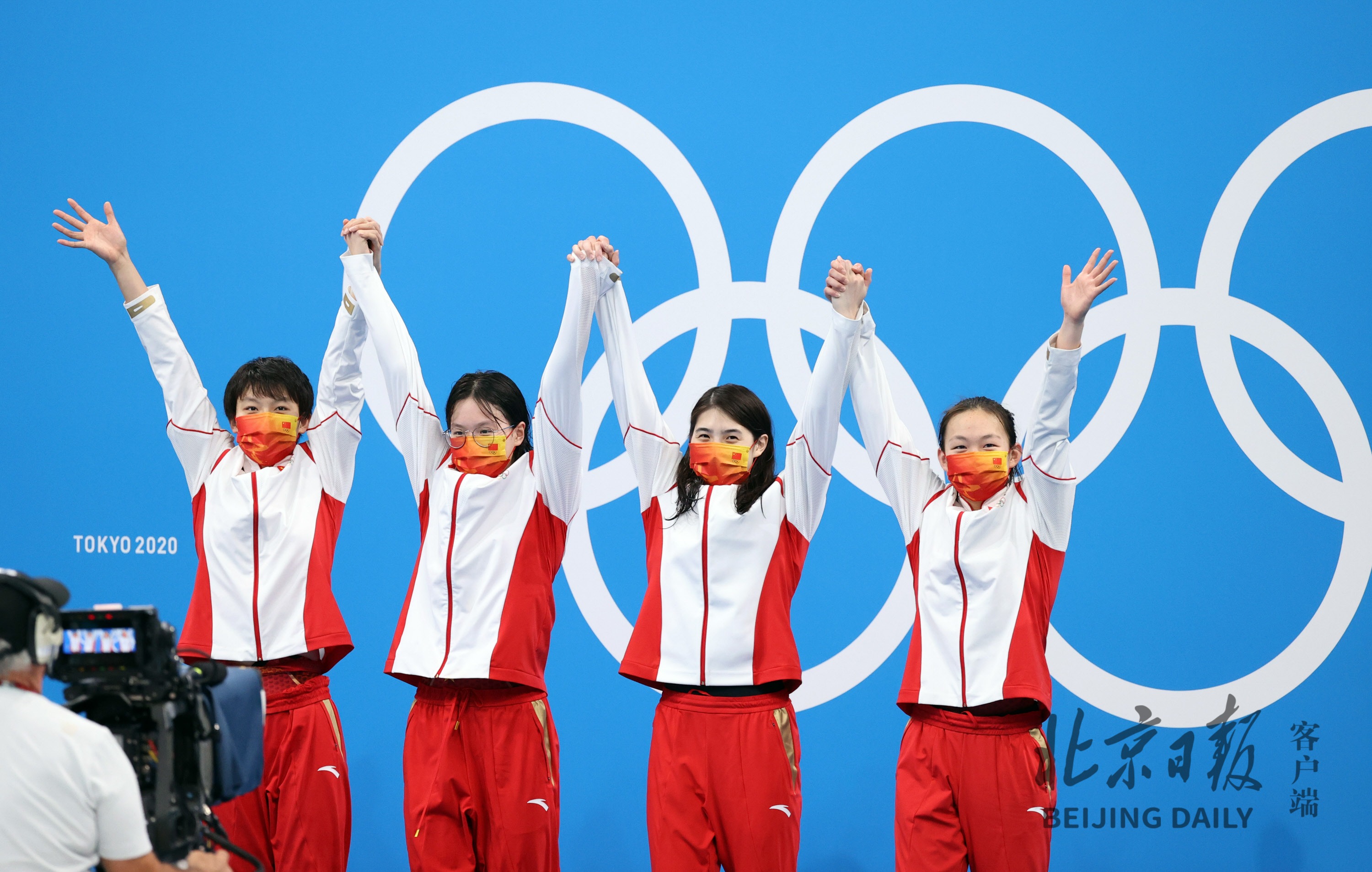 澳大利亚女子组合合作默契，力夺游泳接力冠军的简单介绍