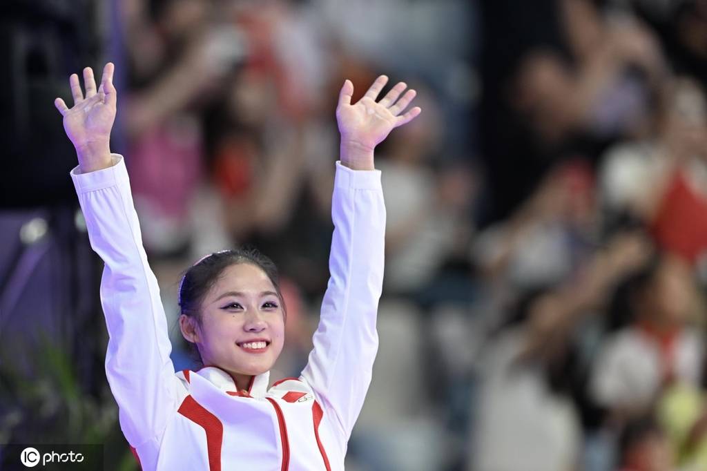 澳大利亚女子组合合作默契，力夺游泳接力冠军的简单介绍