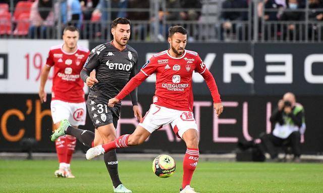 包含卡昂客场险胜蒙彼利埃，喜迎胜利的词条