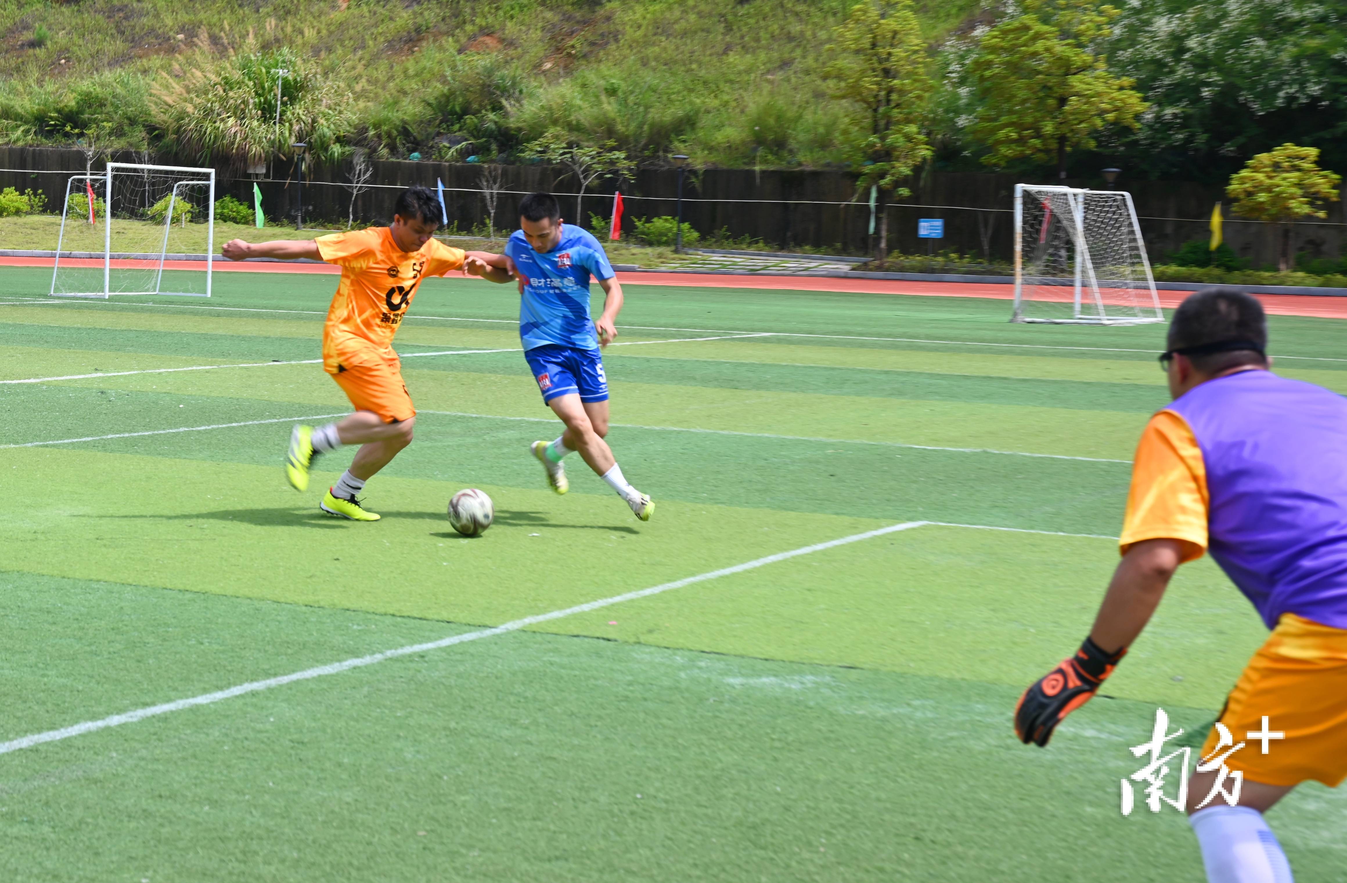 包含高质量比赛中精彩瞬间不断，球员们奋力拼搏的词条