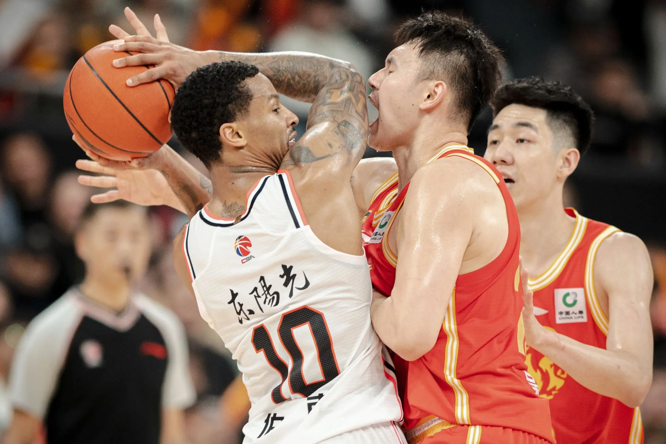 冠军热门出局,赛场竞争异常激烈 冠军热门出局,赛场竞争异常激烈