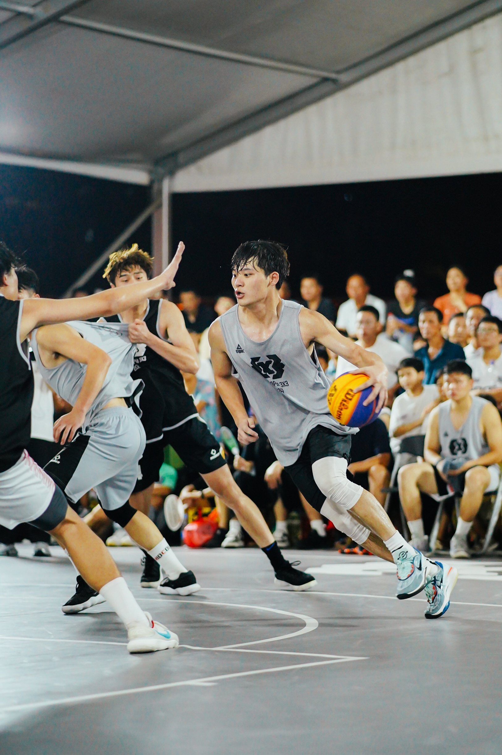 球员作战勇敢，拼搏进取