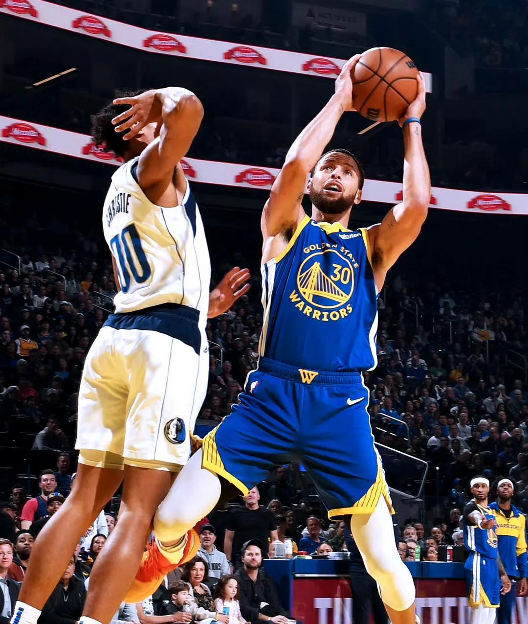 勇士大胜独行侠，取得两连胜