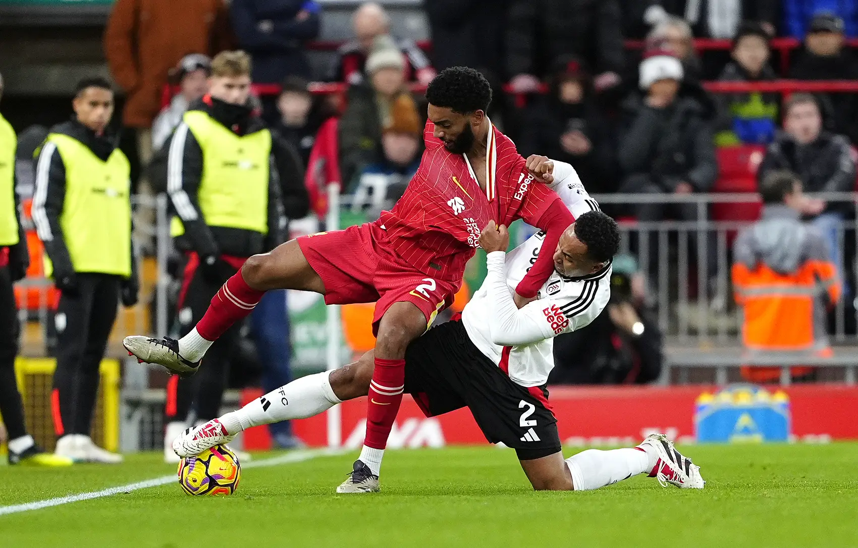 曼联主场大胜利物浦，豪取关键三分