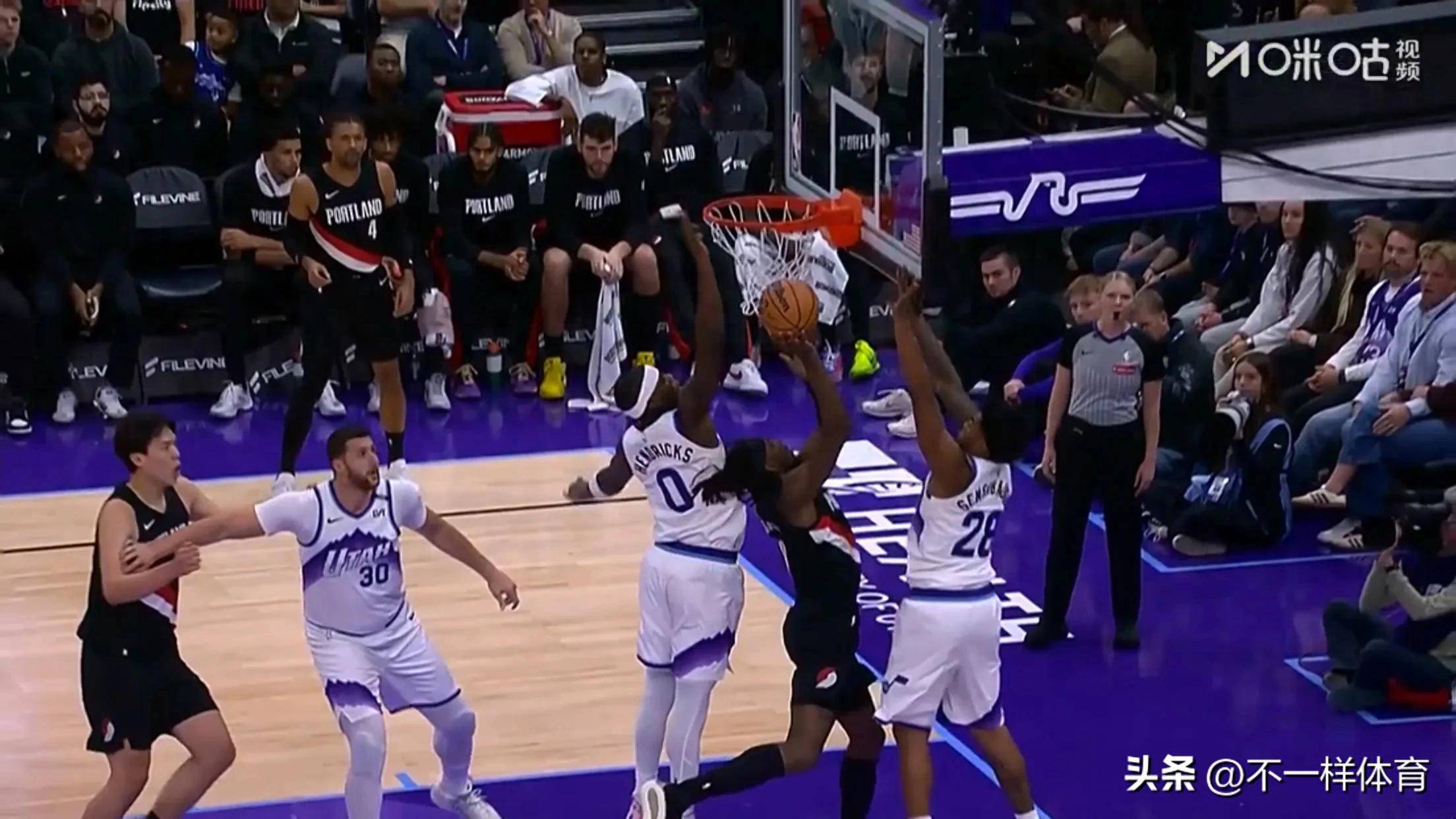 爵士险胜开拓者，继续保持升势的简单介绍