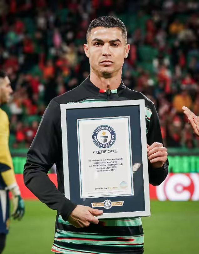 包含葡萄牙选手喜获金牌，笑逐颜开的词条