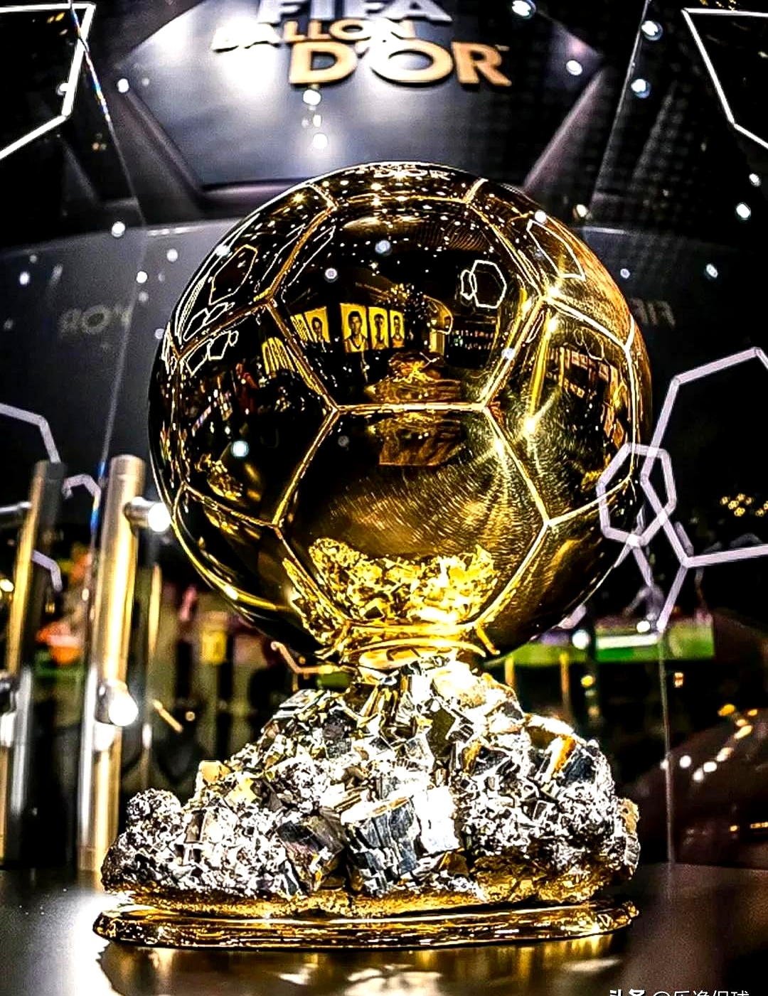 著名球队荣膺奖项，球员成就彰显