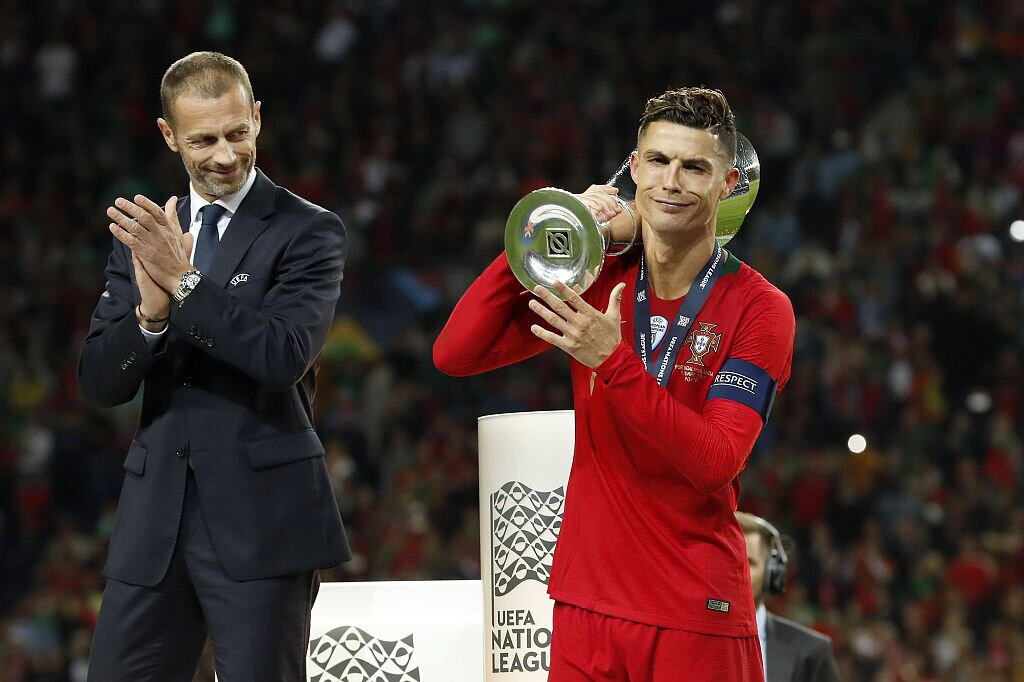 阿根廷巴塞罗那球员克里斯蒂安：团队合作才是胜利之道的简单介绍