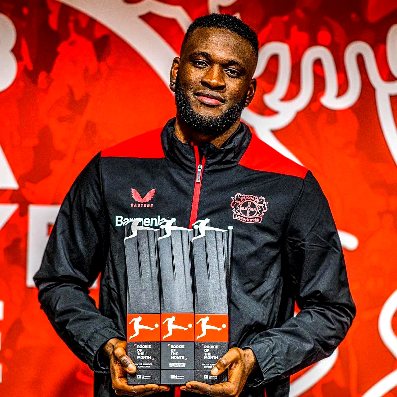 包含阿森纳连胜终结，主教练表示球队将更加努力奋斗的词条