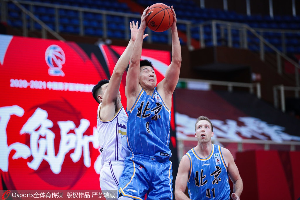 成都雄狮篮球队连胜在望，球员状态可圈可点的简单介绍