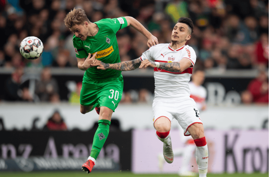 包含斯图加特客场战平强敌，表现不俗的词条