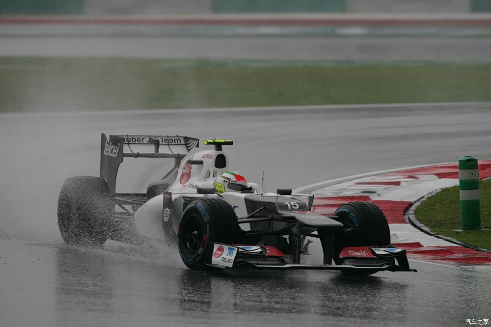 包含迈凯伦绝杀阿斯顿马丁，佩雷兹状态火热的词条