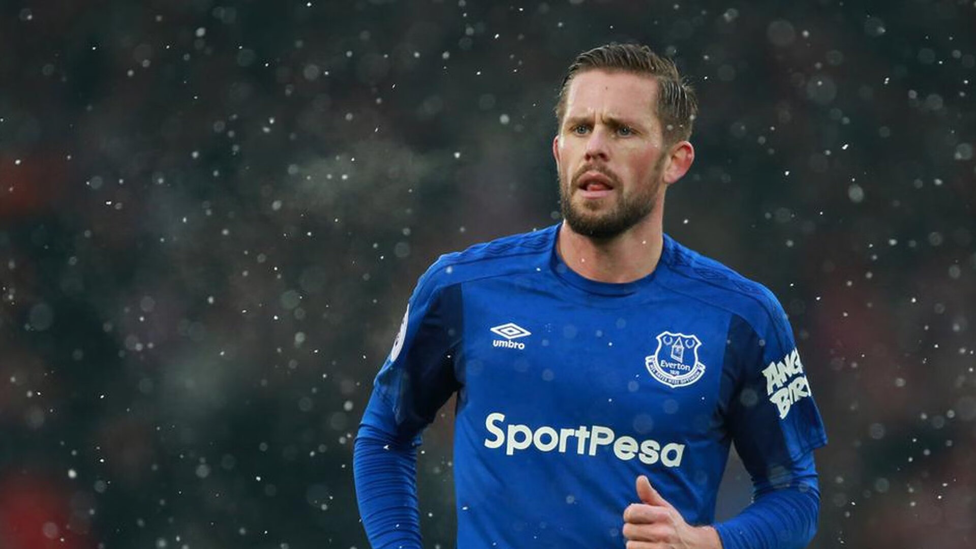 芬兰火力压制马里，法比尼奥成为关键先生