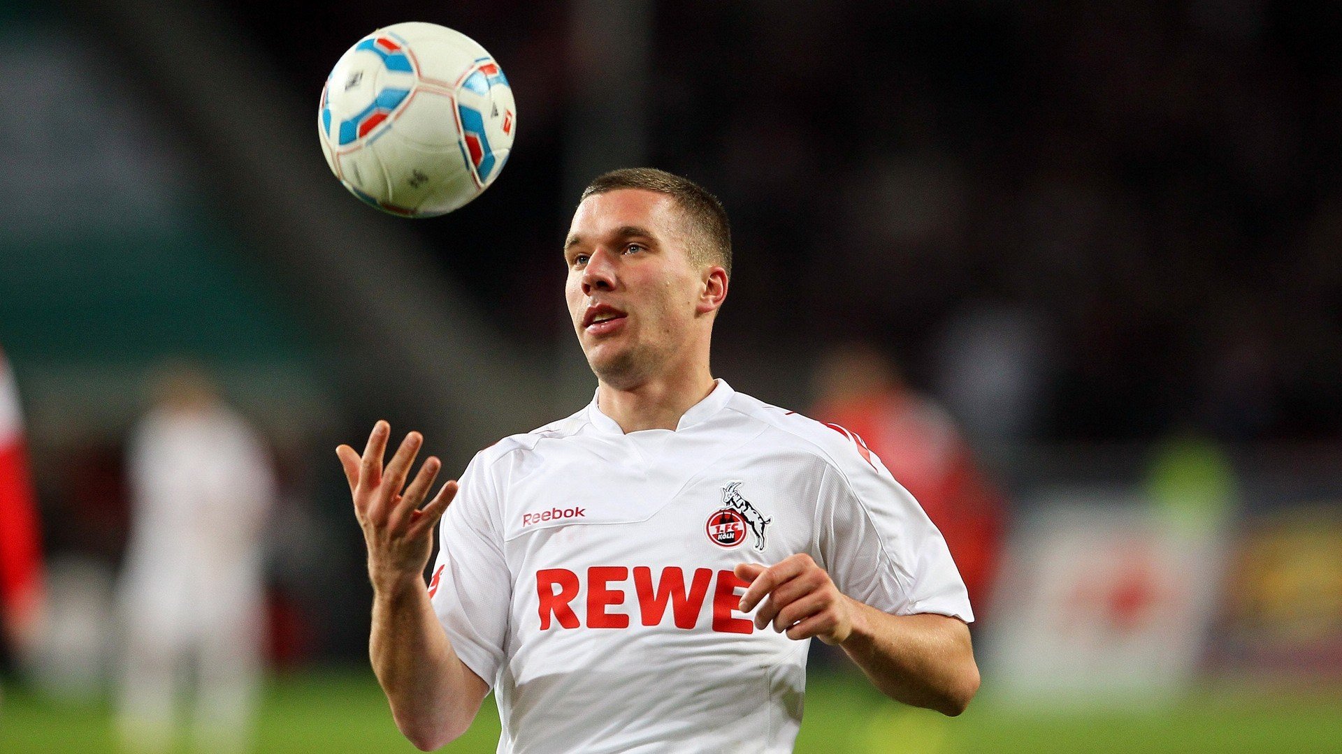 双城记，雄鹿正面击溃开拓者，乔治在美加墨世界杯接管比赛