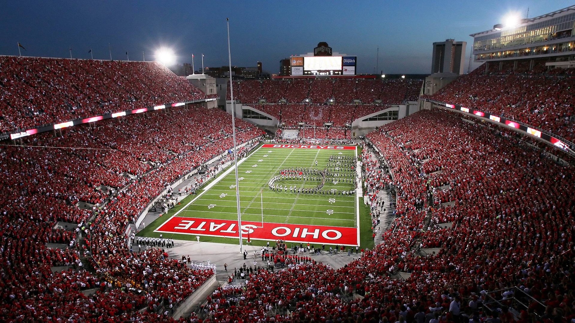 法拉利力克阿斯顿马丁，汉密尔顿关键制胜